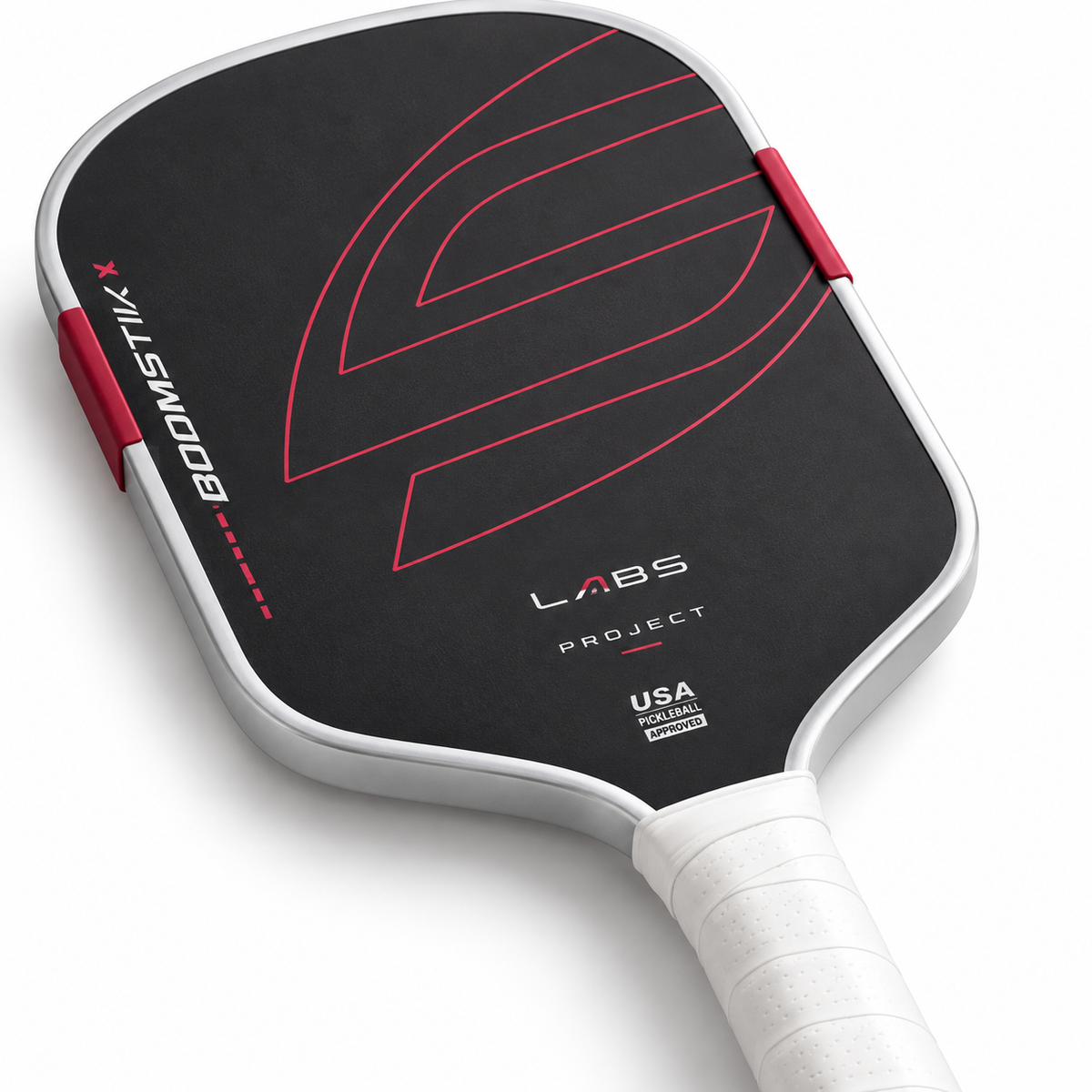 Gros plan sur la surface de la raquette de pickleball T700 PRO
